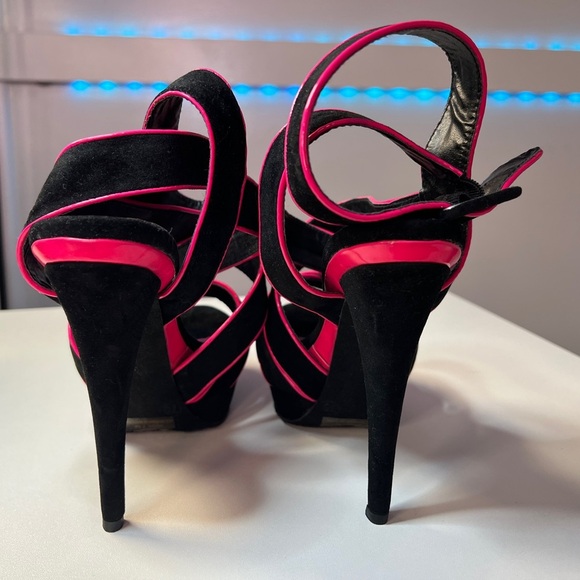 Dollhouse Muse Peep Toe High Heel Strappy Suede Platform Pumps Black Pink - Picture 4 of 6
